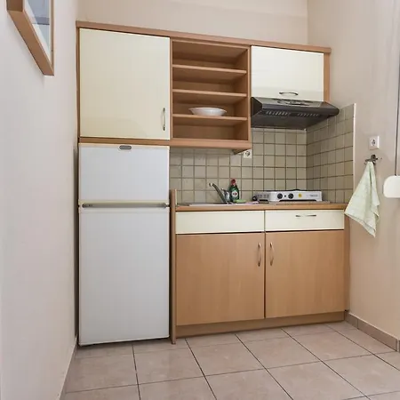 Ikaros Apartment *